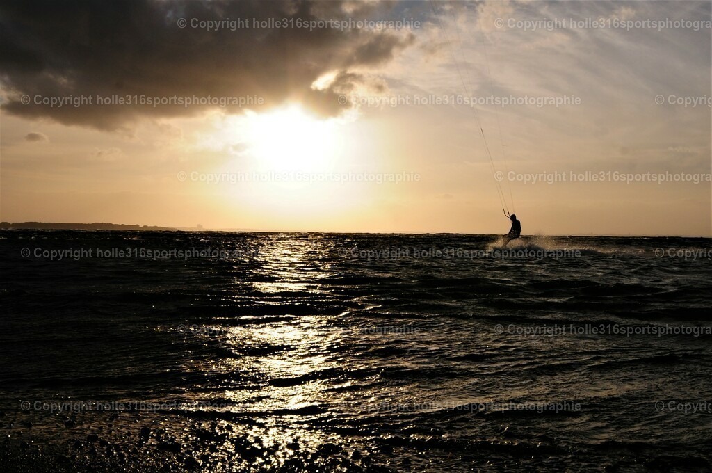 DSC_3896 (2) | Sportfotografie , Motorsport, Motoross, Reitsport, Mointainbike, Enduro,
Landschaft , Outdoor, Eventfotografie, Landschaft, Bilder online bestellen - Realisiert mit Pictrs.com