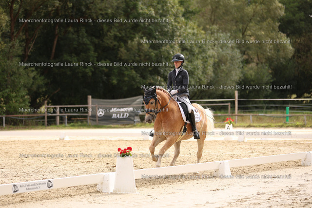 HG9A0679 | laurarinckfotografie - Realisiert mit Pictrs.com