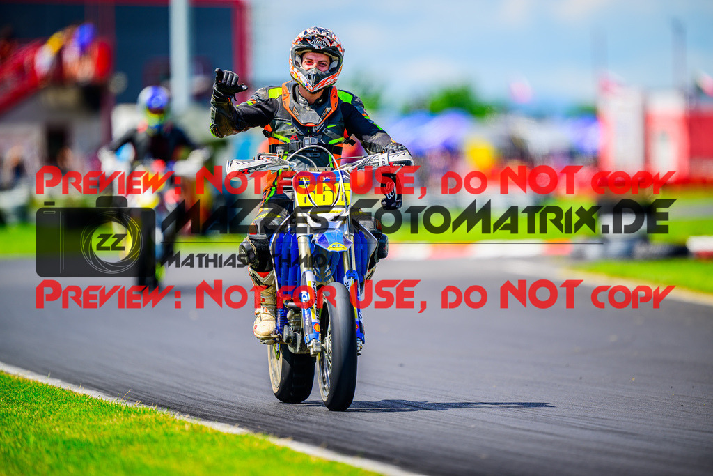 MaZZes_FotoMatrix_240714_6007705_5347 | S2