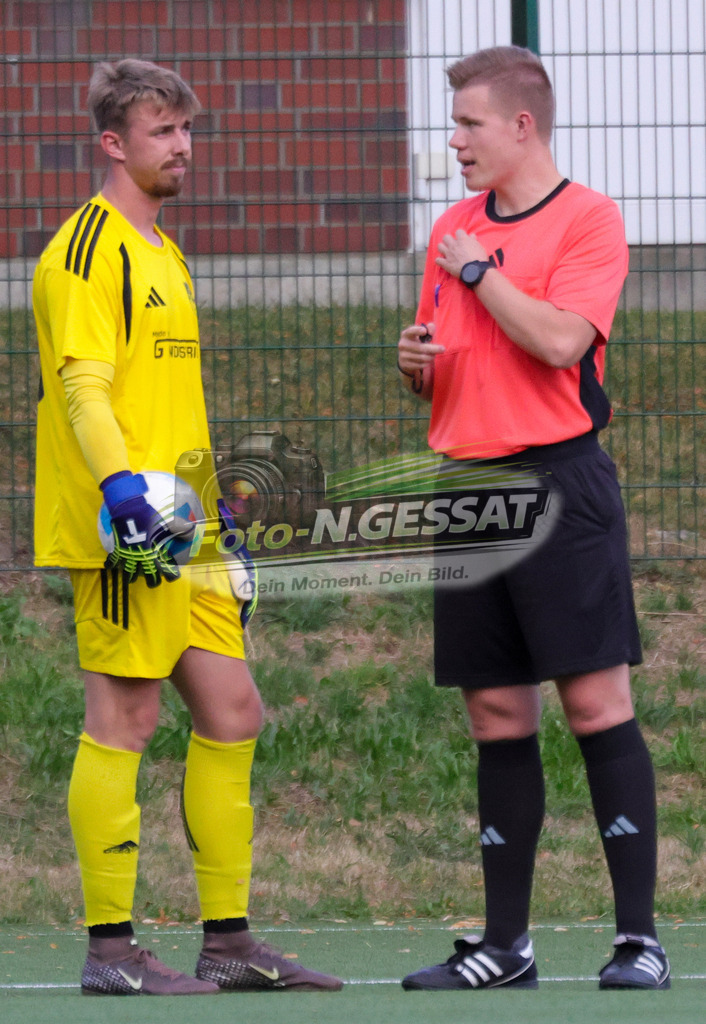 SC Bünde - TuS Bexterhagen | Auf dem Bild zu sehen: grün SC Bünde: ; weiß TuS Bexterhagen:  SC Bünde, TuS Bexterhagen, Saison 26/27, Testspiel, Hunnebrock, Deutschland - Realisiert mit Pictrs.com