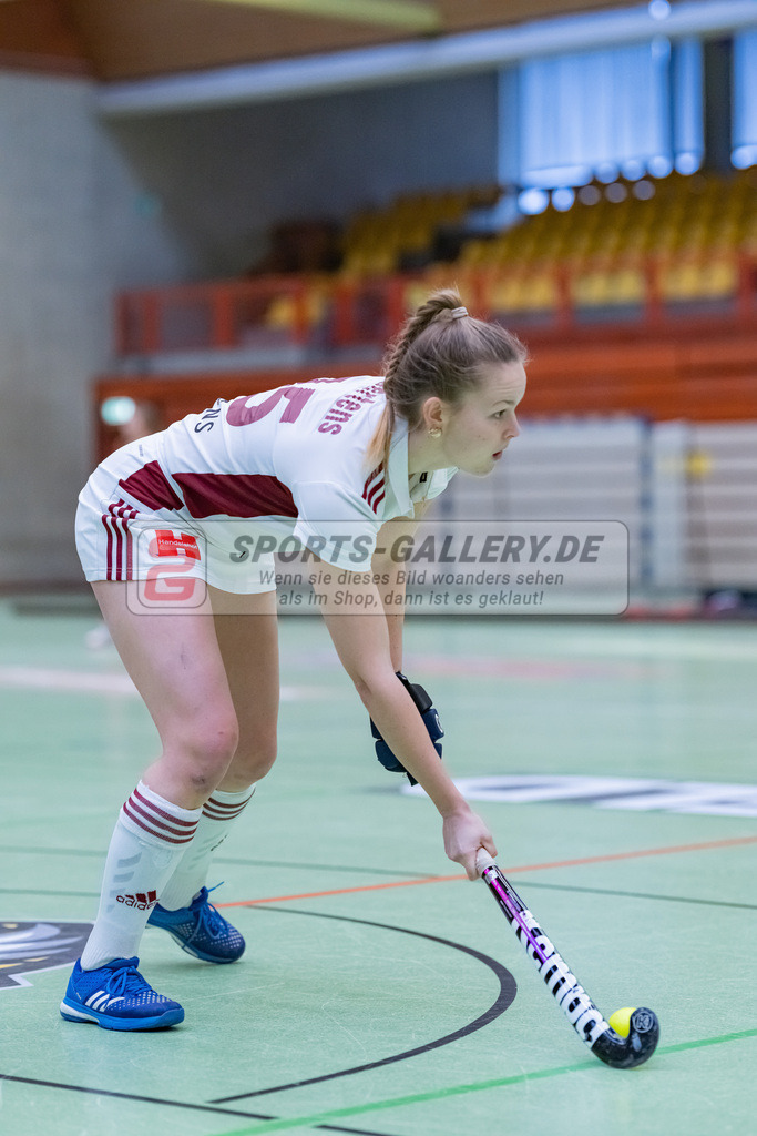 HK_20230122_103002 | 1. Bundesliga ( Halle ) Damen Crefelder HTC - Rot-Weiss Köln am 22.1.2023 Crefelder HTC  ( CHTC ) Halle Glockenspitz , Krefeld , Pia Maertens ( Rot-Weiss Köln #35 )