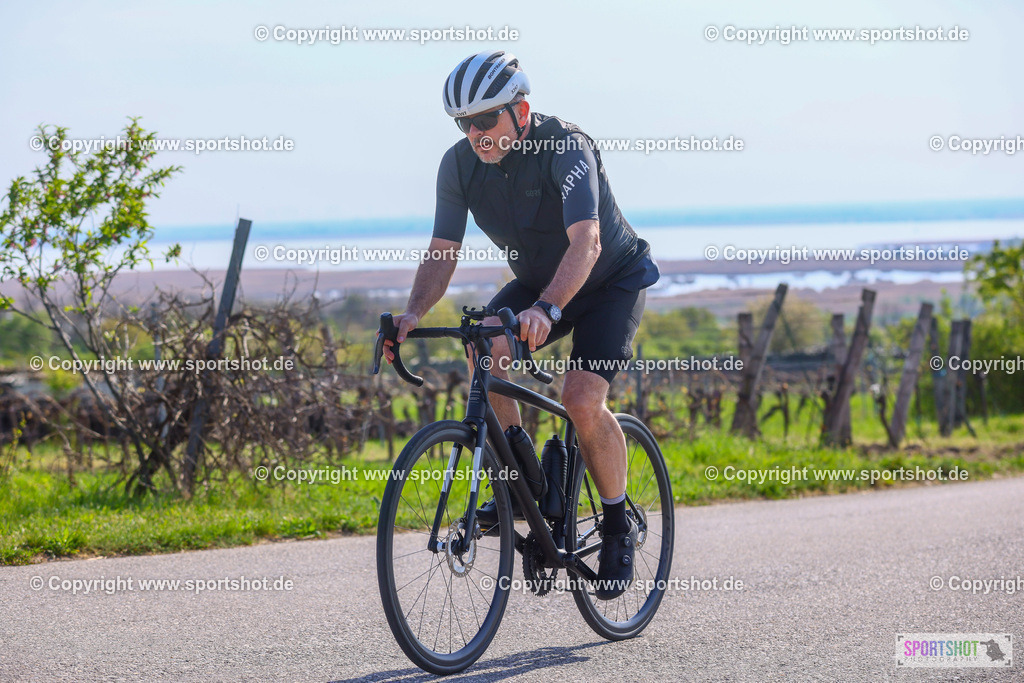 TRA_1100 | Neusiedlersee Radmarathon 2026@sportshot_your_pictrs #yourpictures#roadtowm2029 #nrm #neusiedlerseeradmarathon #neusiedlersee #neusiedlerseetourismus #burgenland #mörbisch #nrm26 #burgenlandtourismus #voglundco #poweredbyburgenlandtourismus #radsport #rad #marathon #ucigranfondo #visitburgenland #ucigranfondoworldseries