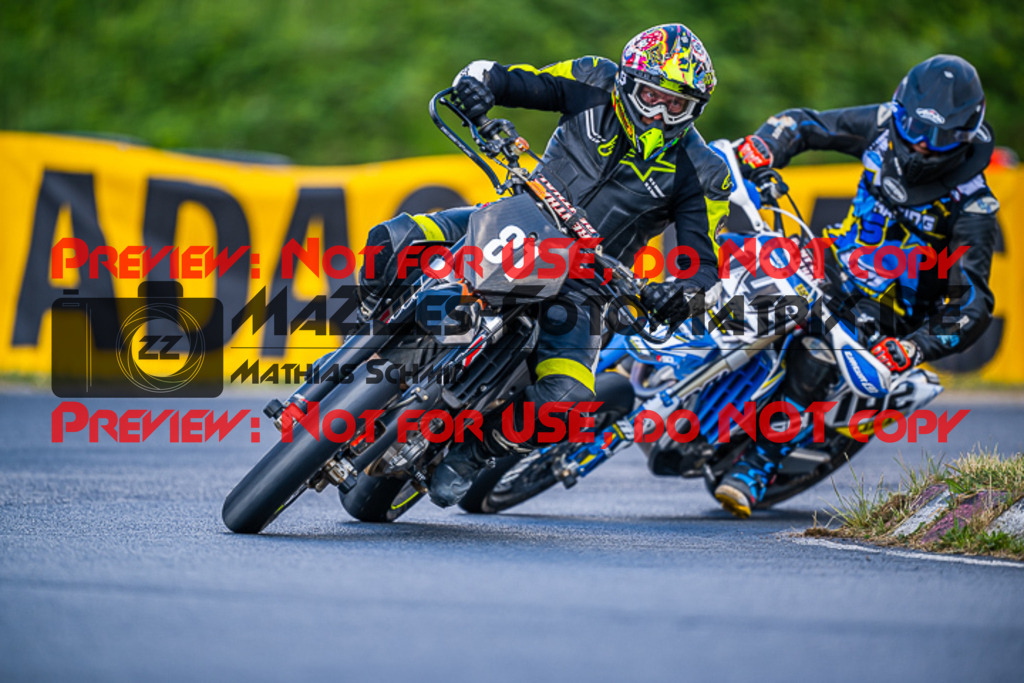 MaZZes_FotoMatrix_220528_2001 | Fotograf Mathias Schmid
Sportfotograf,
Eventfotograf,
Hochzeitsfotograf,
Portraitfotograf