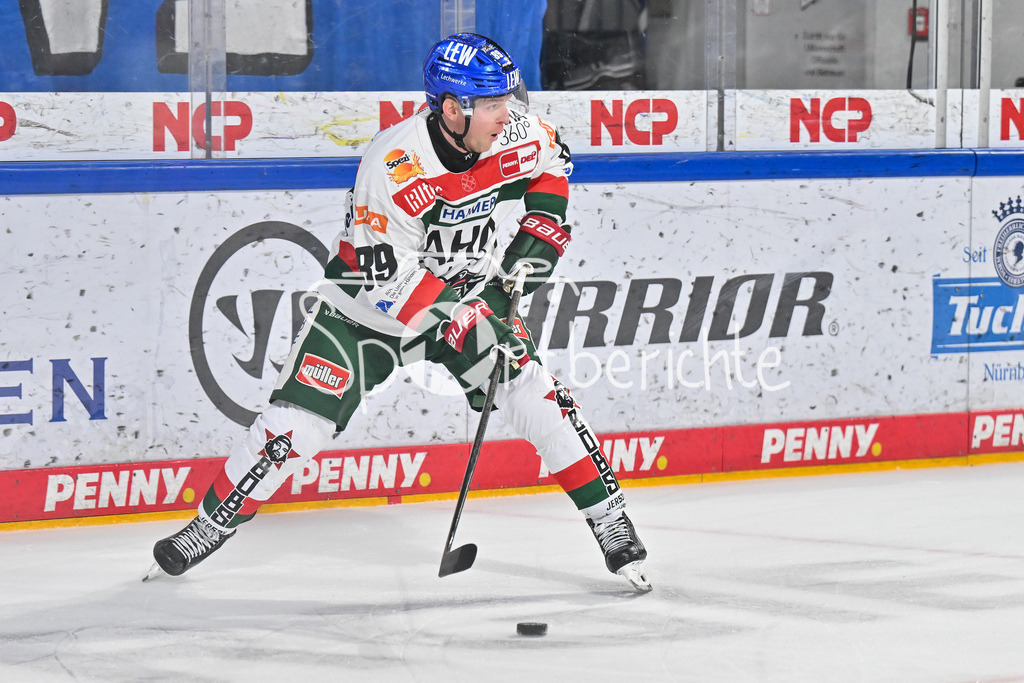 Nürnberg Ice Tigers - Augsburger Panther | am Puck Mark ZENGERLE (Augsburger Panther #89) / Freisteller / Einzelfoto
