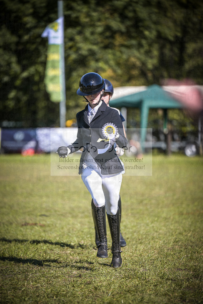 DOS_0041 | Entdecke hochwertige Reitturnierfotos von Foto Oger. Professionell, emotional und authentisch – jetzt Lieblingsmomente im Shop bestellen.Deutschlandweite Turnierfotografie. - Realisiert mit Pictrs.com