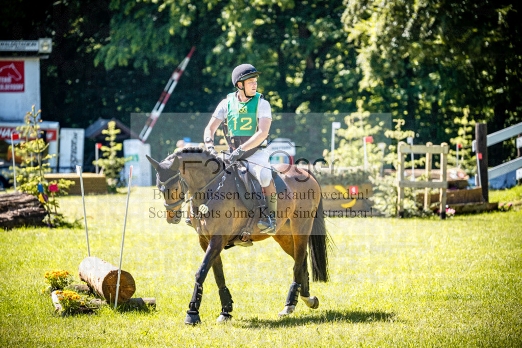 Vielseitigkeitsturnier Melle Oldendorf | Entdecke hochwertige Reitturnierfotos von Foto Oger. Professionell, emotional und authentisch – jetzt Lieblingsmomente im Shop bestellen.Deutschlandweite Turnierfotografie. - Realisiert mit Pictrs.com