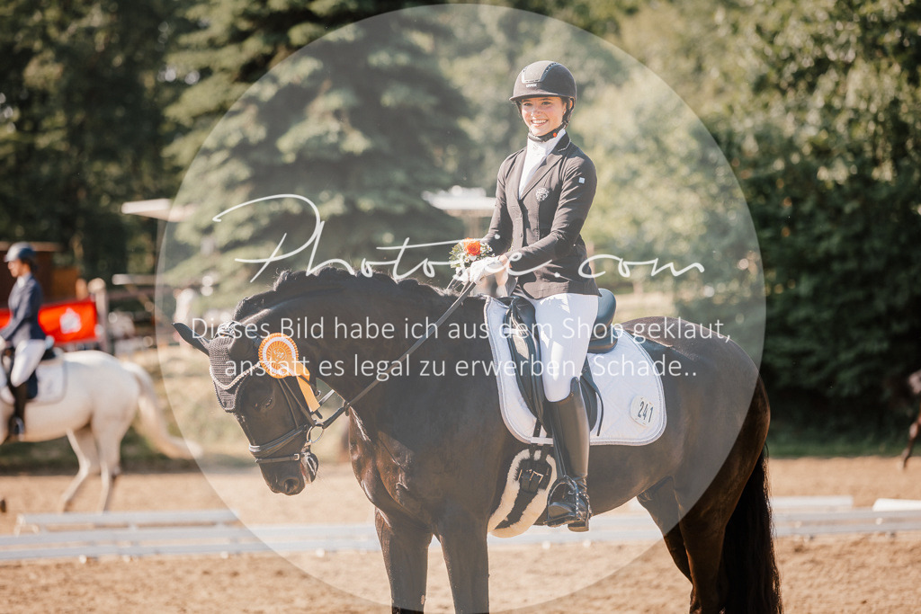 3I6A9199 | Stimmungsvolle Portraits und Reitsportfotografie im Ruhrgebiet und im Münsterland.

Pferdefotografie, Hundefotografie, Tierfotografie, Reportagen, Portraits von Tier und Mensch, Turnierfotografie in Bochum, Recklinghausen, Marl, Haltern am See, Dülmen.. - Realisiert mit Pictrs.com