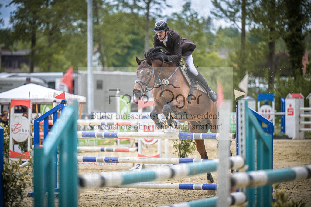 DOS_9332 | Entdecke hochwertige Reitturnierfotos von Foto Oger. Professionell, emotional und authentisch – jetzt Lieblingsmomente im Shop bestellen.Deutschlandweite Turnierfotografie. - Realisiert mit Pictrs.com