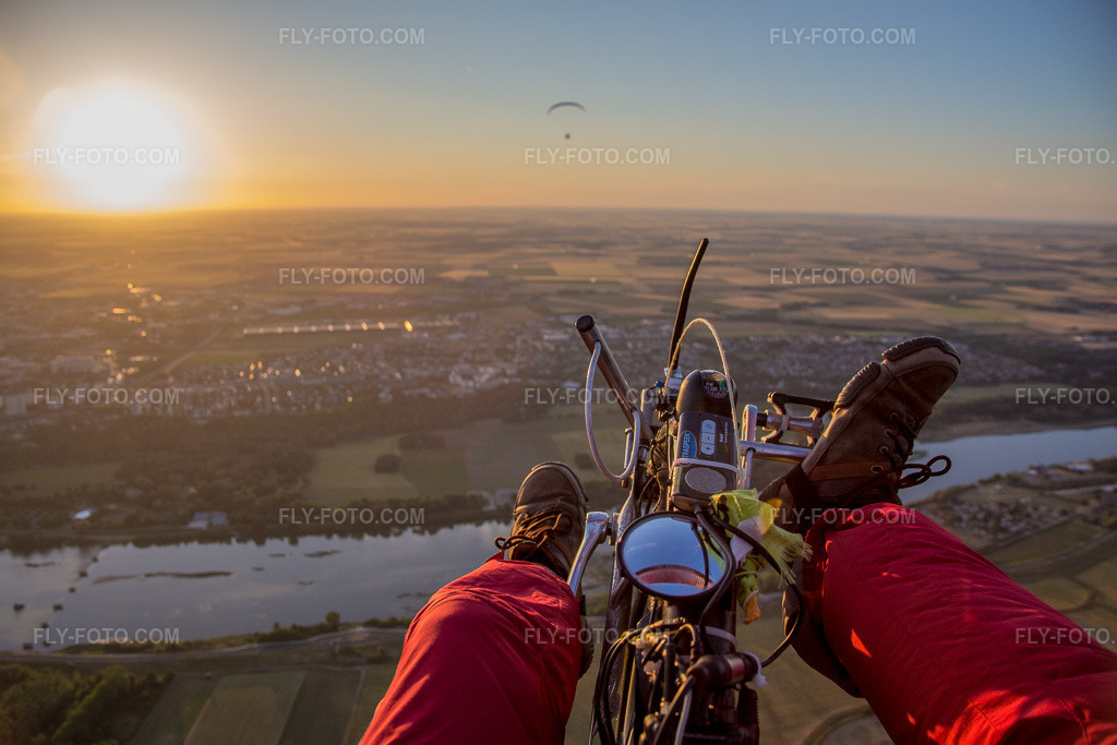 Aerial view: View of the town in Vineuil in the state Loir et Cher, France. – Photo: IMG_081324.jpg taken on 06/19/2015 by Werner Riehm/FLY-FOTO.com – Resolution of the original: 5472 x 3648 px