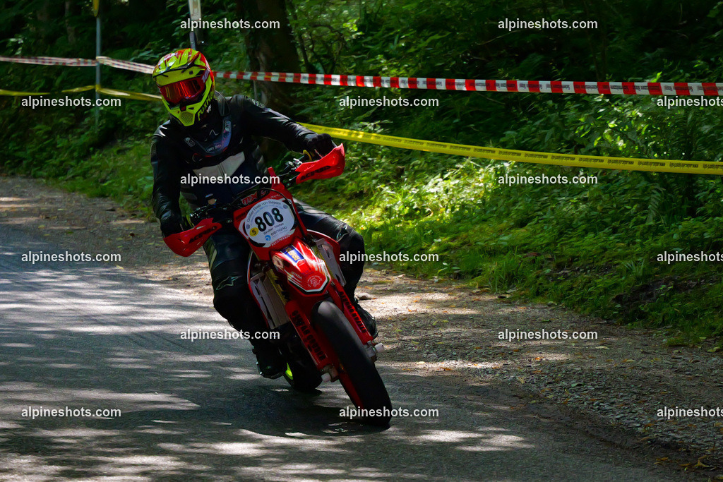 P1036767 | Erleben Sie atemberaubende, hochqualitative Fotos Ihrer Fahrt entlang der malerischen Alpenstraßen. Besuchen Sie alpineshots.com, um professionelle Aufnahmen Ihrer unvergesslichen Reise zu finden und zu kaufen - Realisiert mit Pictrs.com