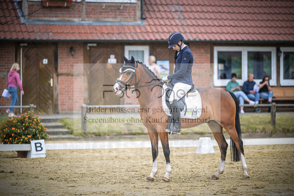 DOS_9694 | Entdecke hochwertige Reitturnierfotos von Foto Oger. Professionell, emotional und authentisch – jetzt Lieblingsmomente im Shop bestellen.Deutschlandweite Turnierfotografie. - Realisiert mit Pictrs.com