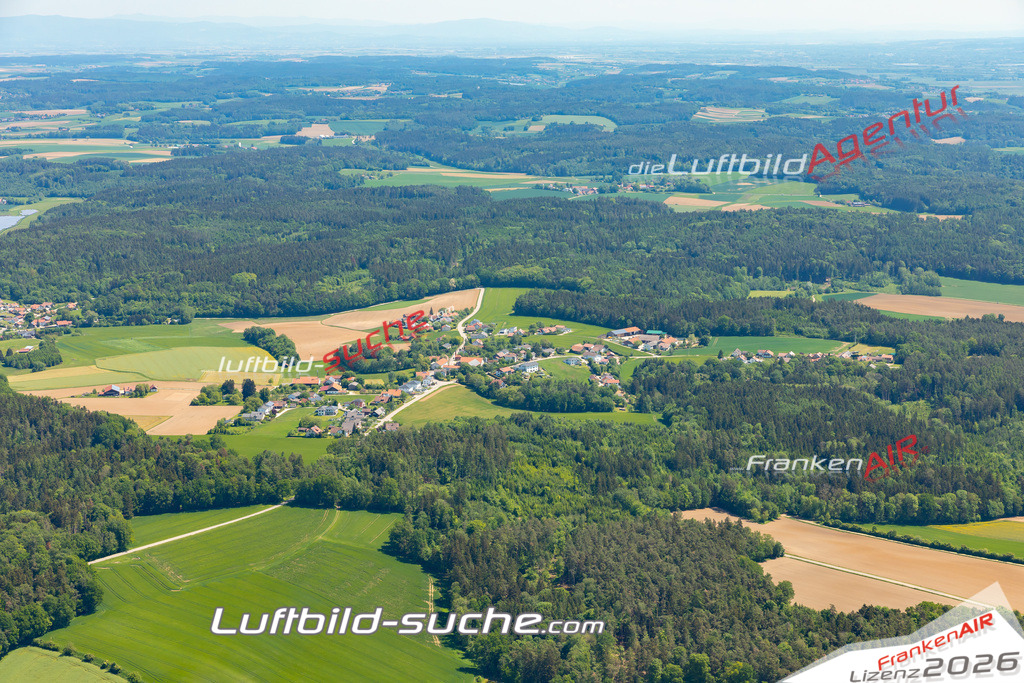 Hösacker-Weng-2024-29 | Die Luftbild Suche. Hier finden Sie Luftaufnahmen, Drohnen und Schrägluftbilder von Städten und Orte. Aktuelle + Archiv Luftbilder auch mit Lizenz.