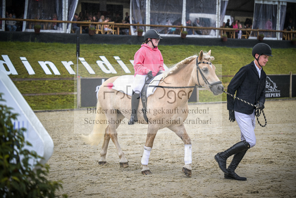 DOS_0116 | Entdecke hochwertige Reitturnierfotos von Foto Oger. Professionell, emotional und authentisch – jetzt Lieblingsmomente im Shop bestellen.Deutschlandweite Turnierfotografie. - Realisiert mit Pictrs.com