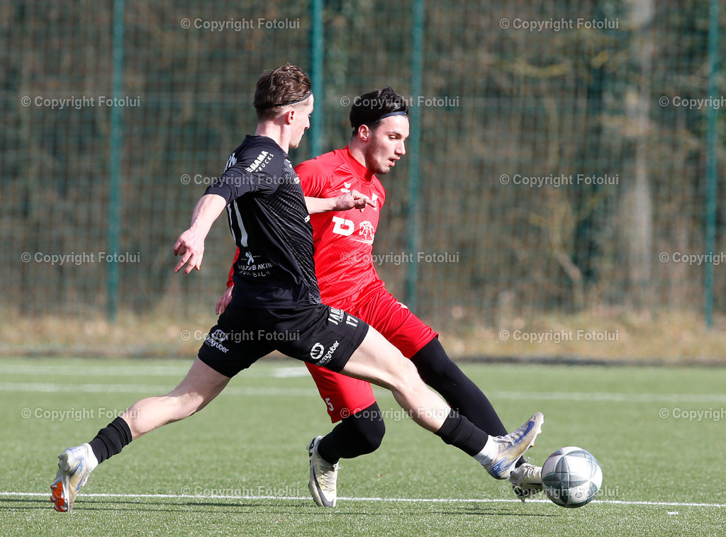 A_LUI_01022025_18 | SPORT FUSSBALL TESTSPIEL ASKOE OEDT 1B-UFC HAMA TRUCKS ROHRBACH-BERG 01.02.2025IM BILD : SAHAN TUNAHAN  (OEDT1B) UND SIMON LEIBETSEDER  (ROHRBACH) FOTO:FOTOLUI