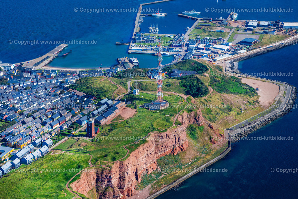 Helgoland_ELS_7995280824 | HELGOLAND 28.08.2024 Ortsansicht an der Meeres-Küste " Oberland " in Helgoland im Bundesland Schleswig-Holstein, Deutschland. Weiterführende Informationen bei: Helgoland Tourismus-Service. // Townscape on the seacoast " Oberland " in Helgoland in the state Schleswig-Holstein, Germany. Further information at: Helgoland Tourismus-Service. Foto: Martin Elsen