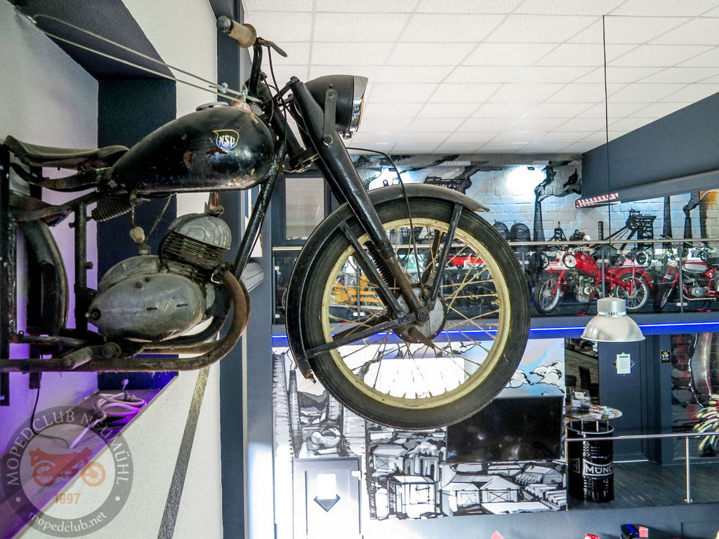 MopedmuseumNeumühl_151023_045 | Bildergalerie von Sport-Ereignissen aber auch von weiteren spannenden Dingen - nicht nur vom Niederrhein. In Anlehnung an den bekannten Spruch von Hanns Dieter Hüsch heißt das Motto: "Niederrhein ist überall".  - Realisiert mit Pictrs.com