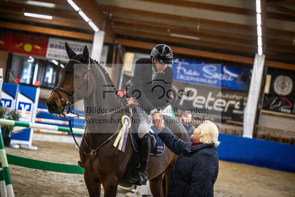 DOS_B1142 | Entdecke hochwertige Reitturnierfotos von Foto Oger. Professionell, emotional und authentisch – jetzt Lieblingsmomente im Shop bestellen.Deutschlandweite Turnierfotografie. - Realisiert mit Pictrs.com