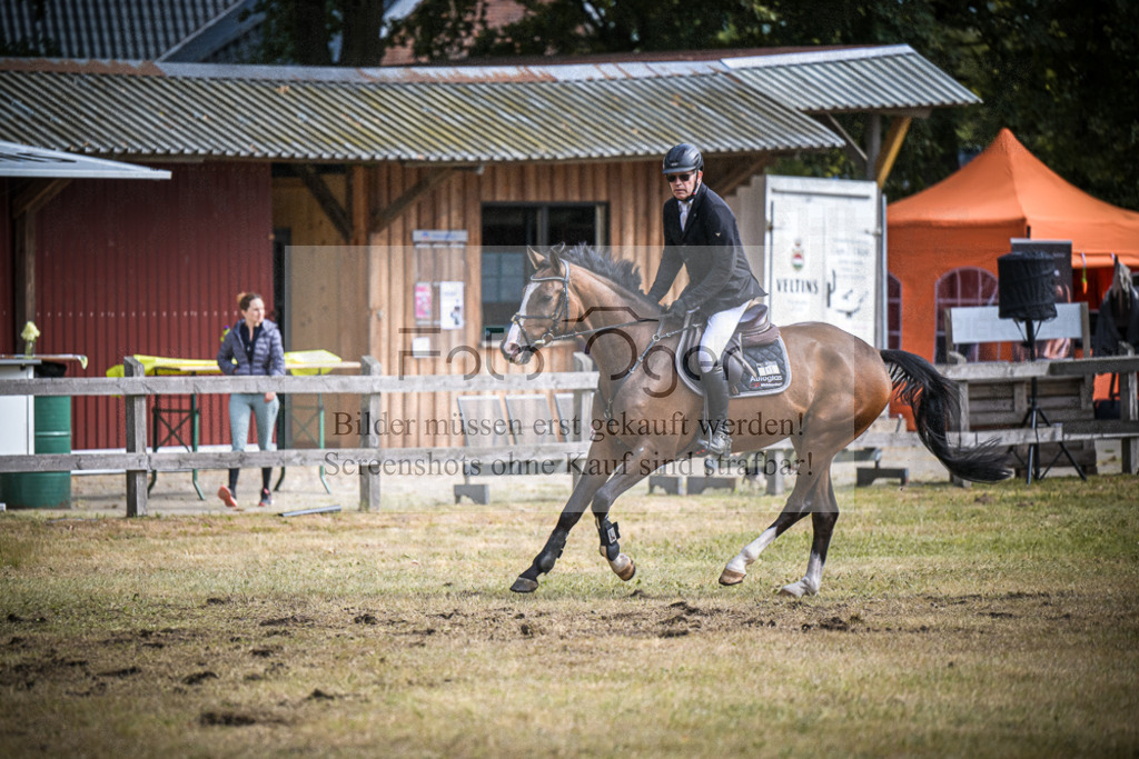 DOS_0900 | Entdecke hochwertige Reitturnierfotos von Foto Oger. Professionell, emotional und authentisch – jetzt Lieblingsmomente im Shop bestellen.Deutschlandweite Turnierfotografie. - Realisiert mit Pictrs.com