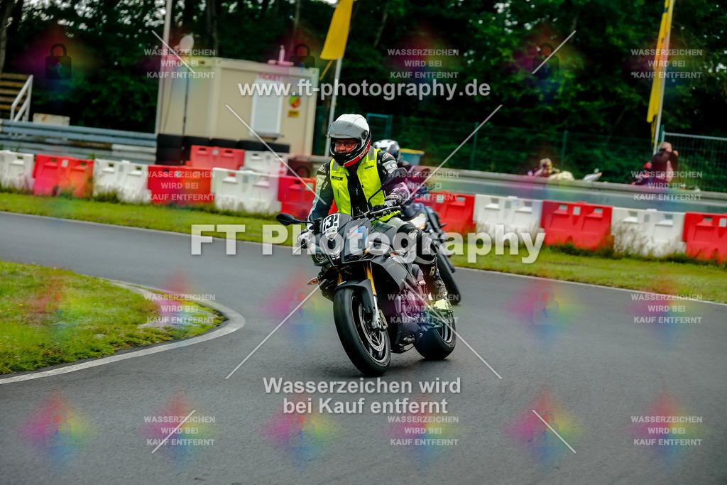 VBK-3721 | Hier findet Ihr Bilder von Touristenfahrten auf der Nürburgring Nordschleife oder von anderen Veranstaltungen die ich besucht habe. Viel Spass beim Durch Schauen 