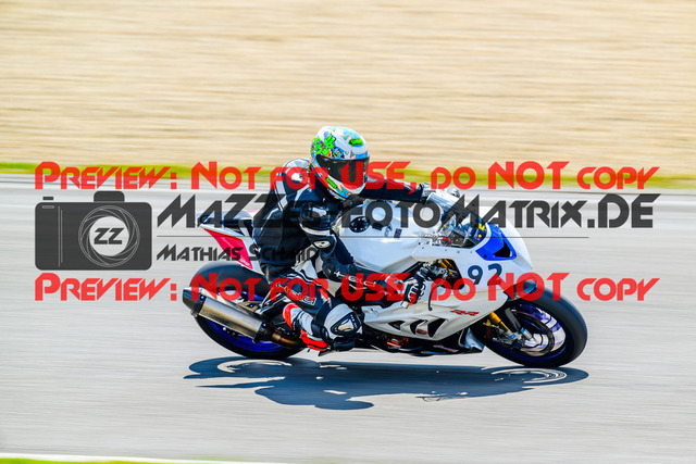 MaZZes_FotoMatrix_240717_6007705_2-321 | GELB