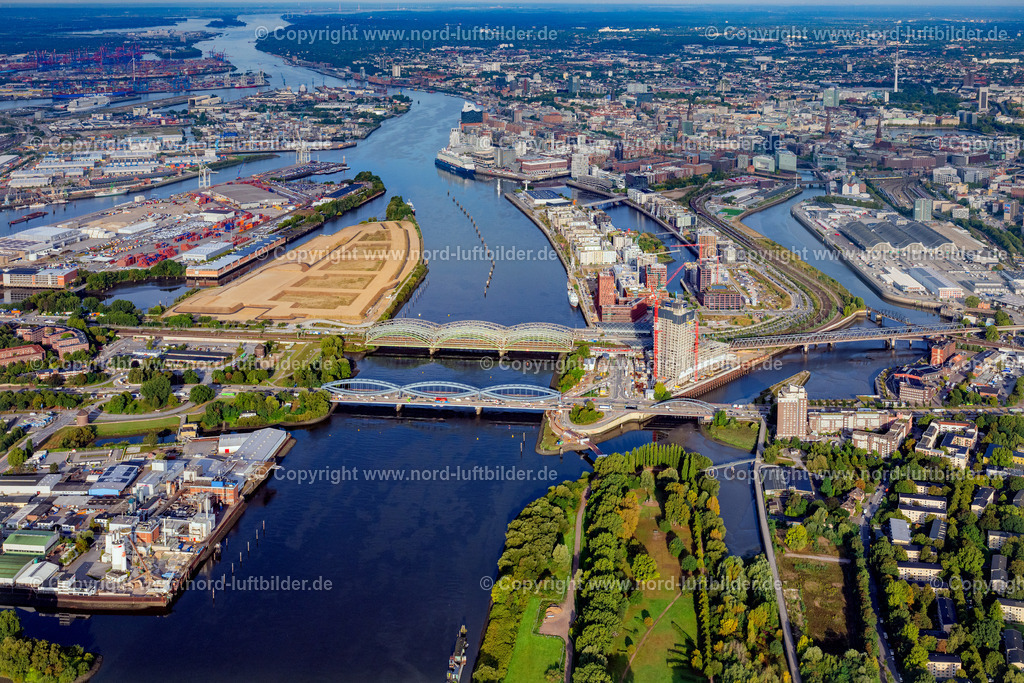 Hamburg_Elbbrücken_Elbtower_Baakenhafen_Kleiner_Grasbrook_ELS_6956200925 | HAMBURG 20.09.2025 Fluß - Brückenbauwerk Elbbrücken - Norderelbbrücke über die Ufer der Elbe in Hamburg. // River - bridge structure Elbbruecken - Norderelbbruecke on the banks of the Elbe in Hamburg, Germany. Foto: Martin Elsen