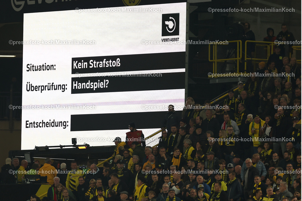 BVB13092401098 | 13.09.2024, 1. Fußball Bundesliga, Borussia Dortmund - 1. FC Heidenheim 1846, Signal Iduna Park, Saison 2024 2025: Videoassist Leinwand Anzeigetafel Überprüfung HandspielDFB regulations prohibit any use of photographs as image sequences and or quasi-video.