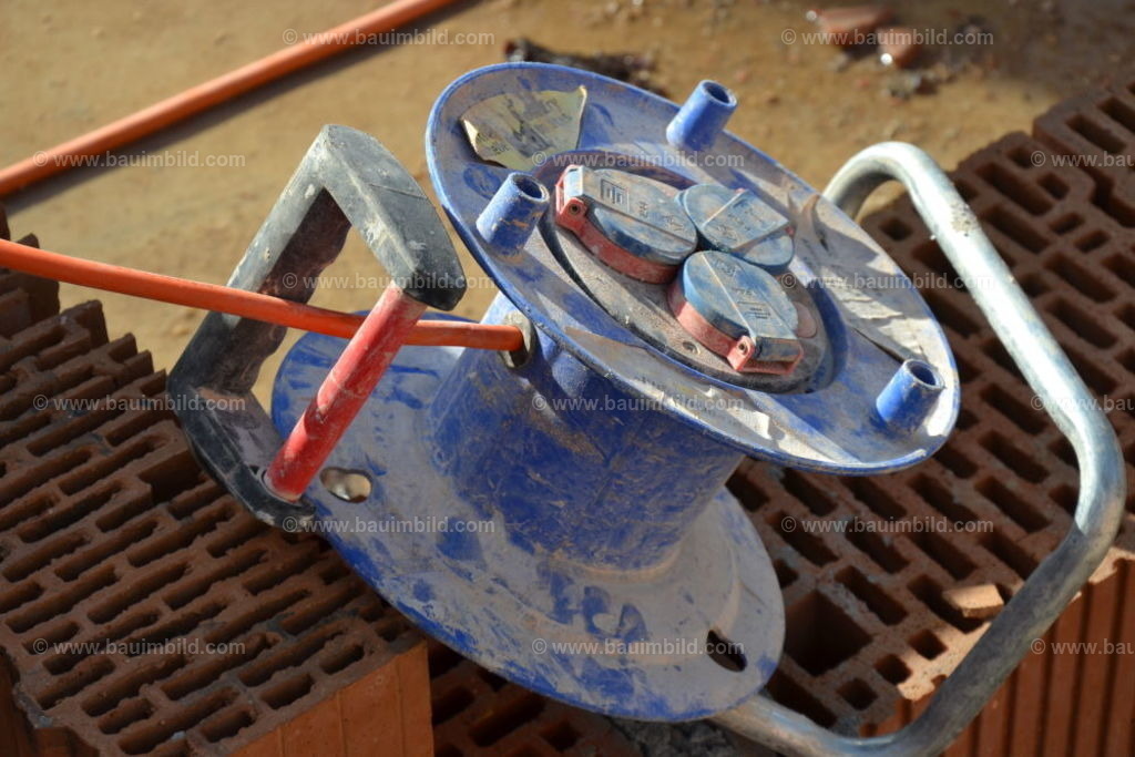 bib-lg01-baustelleneinrichtung-0135 | Nach LV-Leistungsgruppen sortierte Detailfotos über den Bau eines Hauses. Alle Hausbau-Bilder direkt vom Urheber und Autor der Website Haus-Selber-Bauen.com