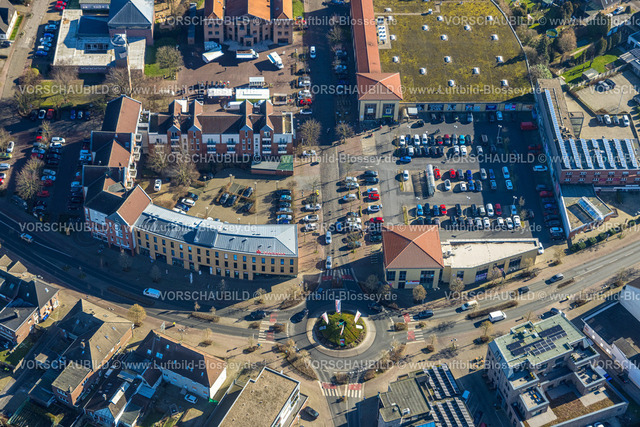 Selm230205565 | Luftbild, City, Kreisverkehr mit Flaggen an der Bundesstraße B236 und Botzlarstraße, Beifang, Selm, Münsterland, Nordrhein-Westfalen, Deutschland
