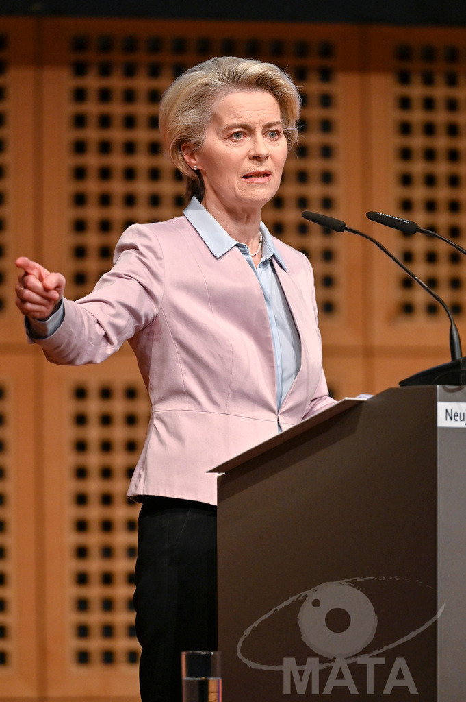 _DWI0697 | Politikerin Ursula von der Leyen beim CDU-NRW Neujahrsempfang in Düsseldorf. Düsseldorf, 28.01.2023 - Realisiert mit Pictrs.com