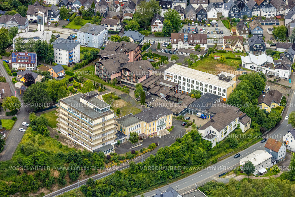 BadLaasphe240709455 | Luftbild, Gelände der ehemaligen Emmaburg-Klinik, Bad Laasphe, Wittgensteiner Land, Nordrhein-Westfalen, Deutschland