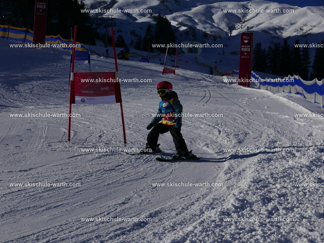 Brigitte (1) | Photos von der Skischule Warth - Realisiert mit Pictrs.com