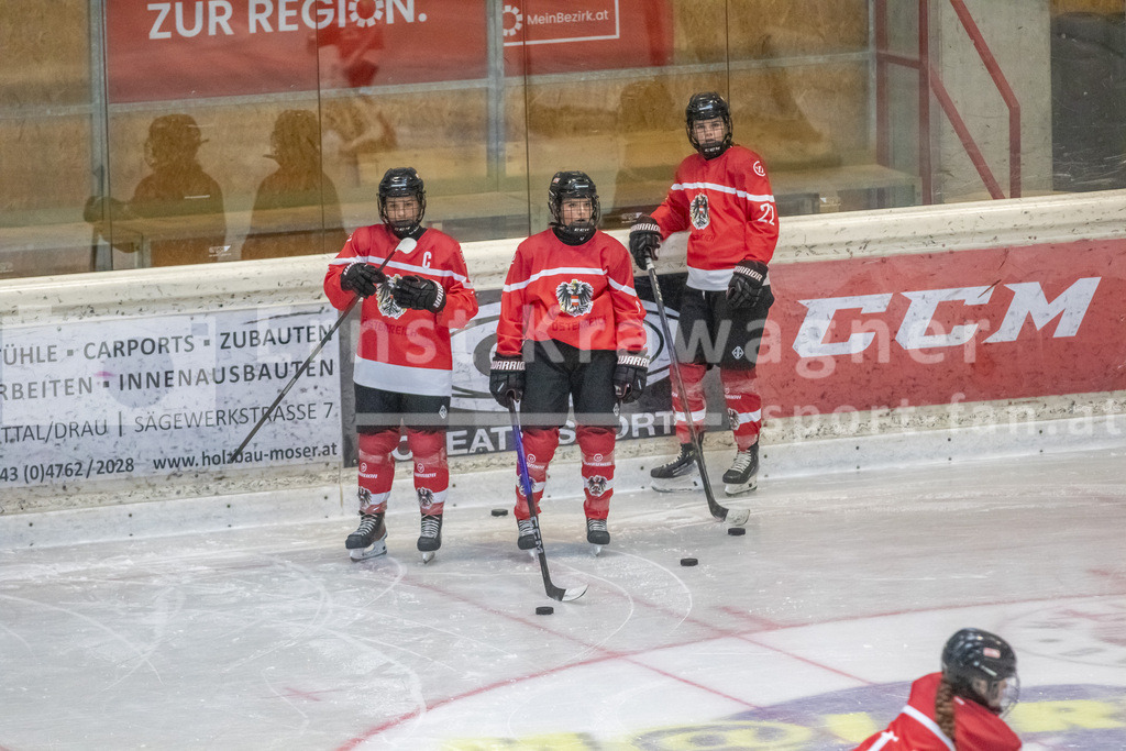Dameneishockey | Dameneishockey, U18 Turnier am 31.08.2024 in Spittal (Eis-Sport-Arena - Sportzentrum Spittal), Austria, (Photo by Ernst Krawagner sport-fan.at) - Realisiert mit Pictrs.com
