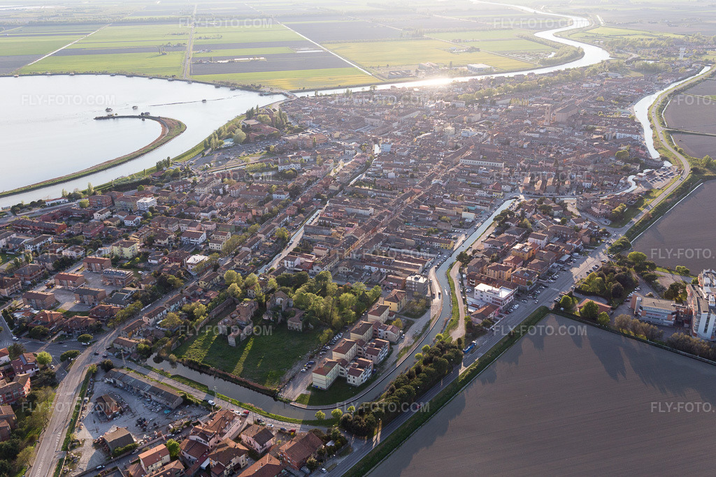 Aerial view: View of the town in Comacchio in the state Ferrara, Italy.Photo: IMG_098655.jpg taken on 04/06/2017 by Werner Riehm/FLY-FOTO.comResolution of the original: 5472 x 3648 px