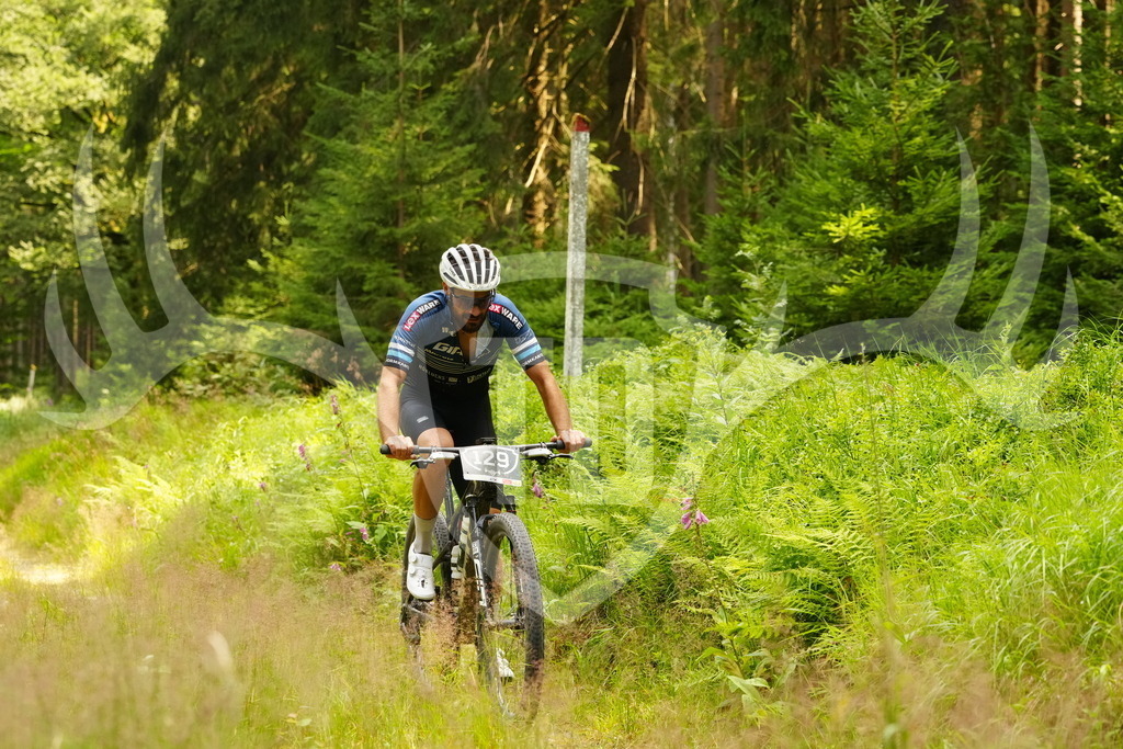 FC103271 | Fotogalerie der Treibjagd im Dunkelwald - Dein MTB Etappenrennen im Erzgebirge - Realisiert mit Pictrs.com