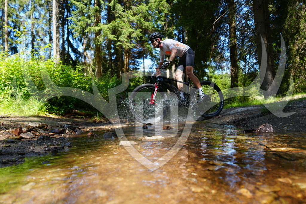 FC604796 | Fotogalerie der Treibjagd im Dunkelwald - Dein MTB Etappenrennen im Erzgebirge - Realisiert mit Pictrs.com