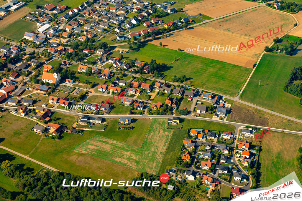 Das Luftbild zeigt : Trisching Schmidgaden - Die Luftaufnahme wurde 2024 vom UL-Flugzeug aus erstellt ( keine Drohne ) - Hochauflösende Luftaufnahme - Für grossformatige Ausdrucke geeignet. Die Geschenkidee !Mit Lizenz und Bildrechte bestellbar