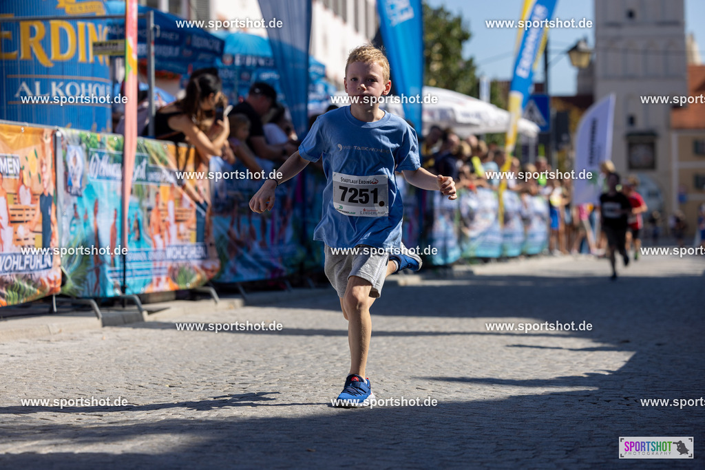 VJ__3218 | Stadtlauf Erding 2025 #stadtlauferding #erdingstadtlauf #stadtlauf_erding #laufmotivation #trisporterding #yourpictrs #sportshot_your_pictrs