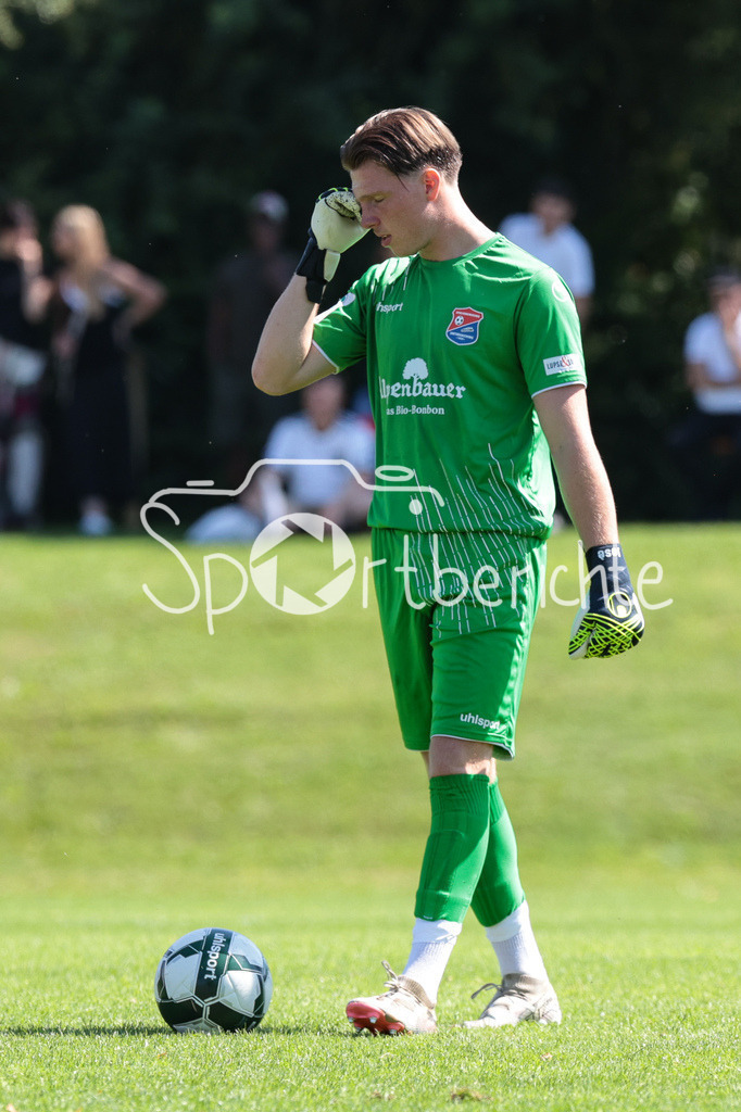 SpVgg Unterhaching U19 - FC Bayern München U19 | am Ball Jose KOHLER (UHG #1) / Freisteller / Einzelfoto