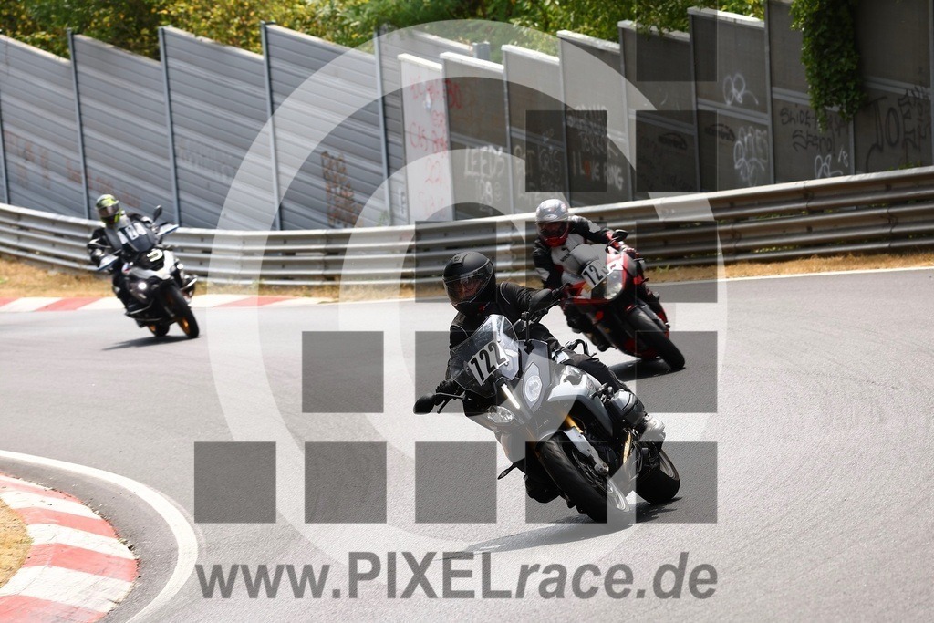 0722-20260803_03652 | Schöne Erinnerungen an spannende Momente - das festzuhalten ist unser Job. PIXELrace.de ist seit 2003 auf den Rennstrecken Europas unterwegs um die Action draußen beim Fahren und die wunderbare Stimmung imm Fahrerlager für euch einzufangen.