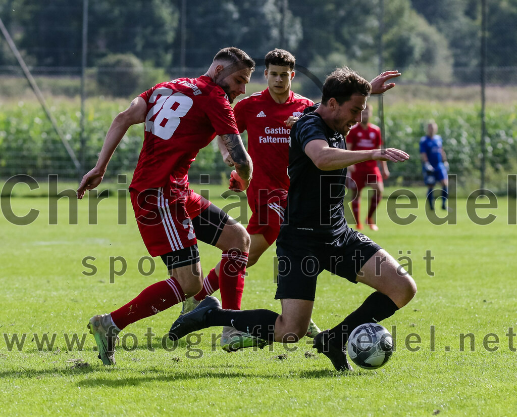 2023-09-17_018_DJK_Ottenhofen_gegen_FC_Finsing_II | Ottenhofen, Deutschland, 17.09.2023:
Fußball, Kreisklasse 2023 / 2024, 7. Spieltag, DJK Ottenhofen gegen FC Finsing II, Endergebnis: 3:0

Benedikt Schiwietz (FC Finsing, #28), Matthias Dietrich (DJK Ottenhofen, #5)

Foto: Christian Riedel / fotografie-riedel.net