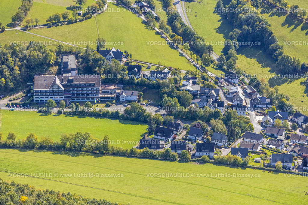 Schmallenberg220904052 | , Luftbild, Sauerland Alpin Hotel, Grafschaft, Schmallenberg, Sauerland, Nordrhein-Westfalen, Deutschland