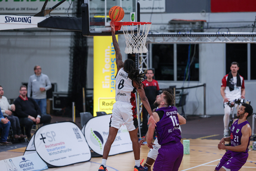 Pro A BAYER GIANTS vs BG Göttingen-34 | Fotos von Basketballspielen aus dem Raum NRW fotografiert von Gero Mueller-Laschet und Daniel Schaefer - Realisiert mit Pictrs.com