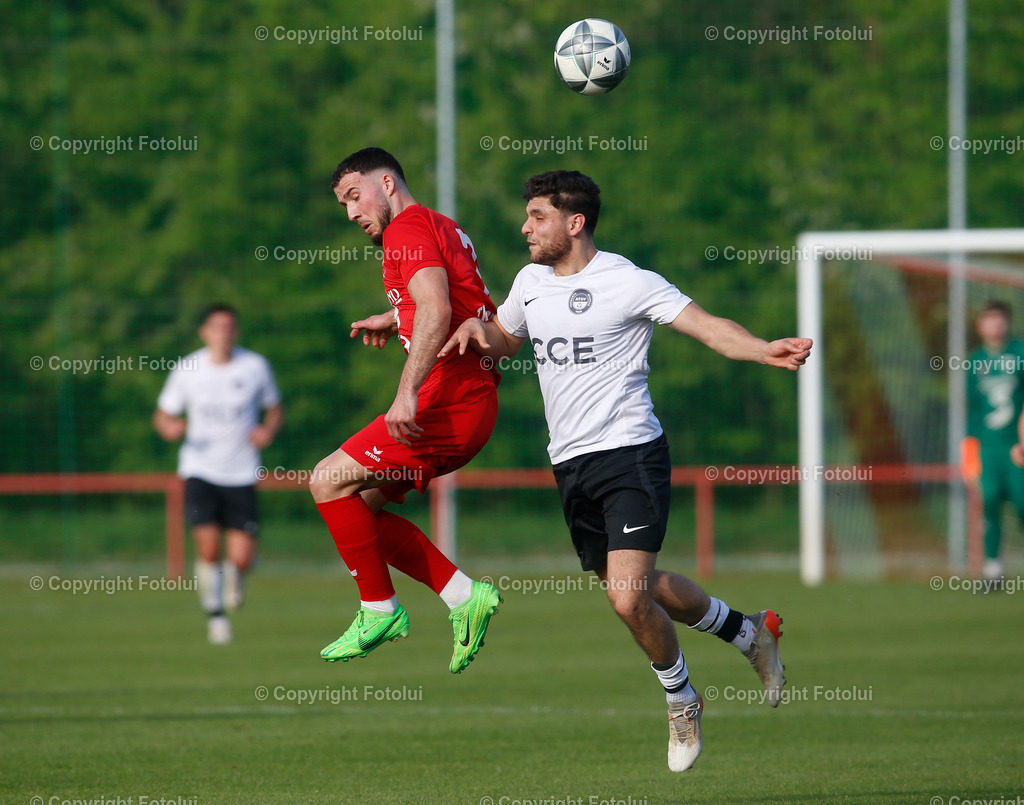 A_LUI_13042024_17 | SPORT ,FUSSBALL, LL OST ASKOE OEDT 1B-ATSV NEUZEUG 13.04..2024 IM BILD:ALBI MUHAREMI  (OEDT1B) UND NWER RAZOJAN (NEUZEUG FOTO:FOTOLUI