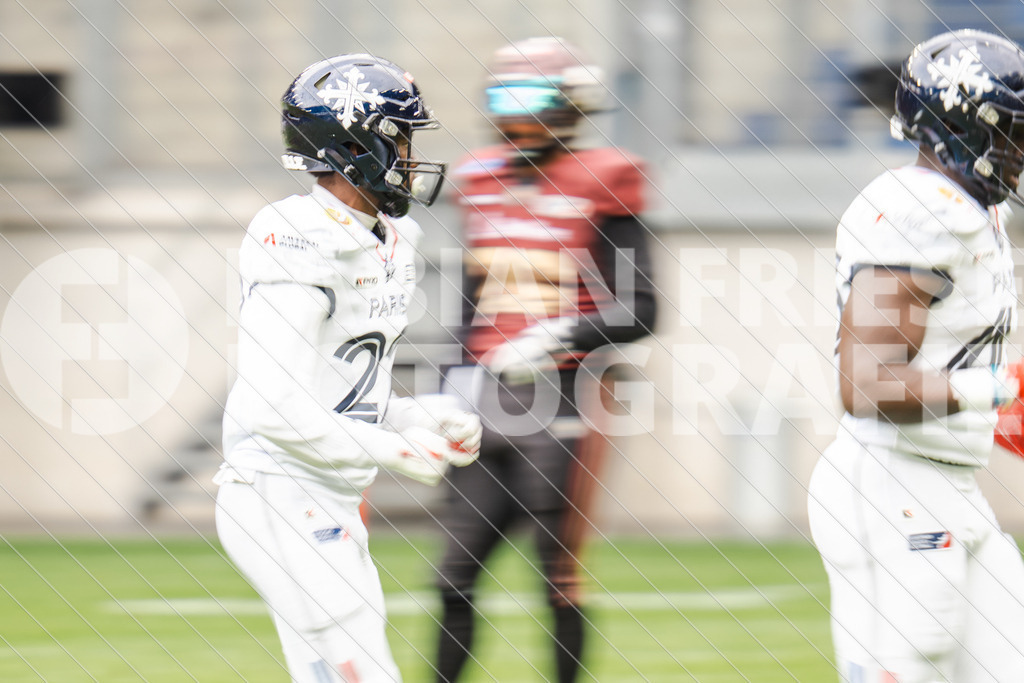 GER Rhein Fire vs. Paris Musketeers, Football, European League of Football, Spieltag 4, Saison 2025, 08.06.2025 | GER Rhein Fire vs. Paris Musketeers, Football, European League of Football, Spieltag 4, Saison 2025, 08.06.2025Foto: Fabian Friese - Realisiert mit Pictrs.com