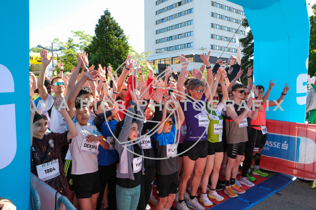 ..... | LINZ,AUSTRIA,27.April 24, Int. 3 Brückenlauf Linz  , Image shows: Photo: WAPICS / Michael ring