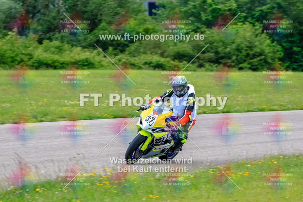 MotoTeam-3128 | Hier findet Ihr Bilder von Touristenfahrten auf der Nürburgring Nordschleife oder von anderen Veranstaltungen die ich besucht habe. Viel Spass beim Durch Schauen 