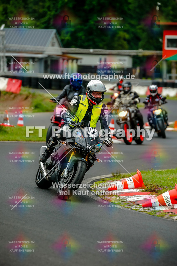 VBK-3653 | Hier findet Ihr Bilder von Touristenfahrten auf der Nürburgring Nordschleife oder von anderen Veranstaltungen die ich besucht habe. Viel Spass beim Durch Schauen 