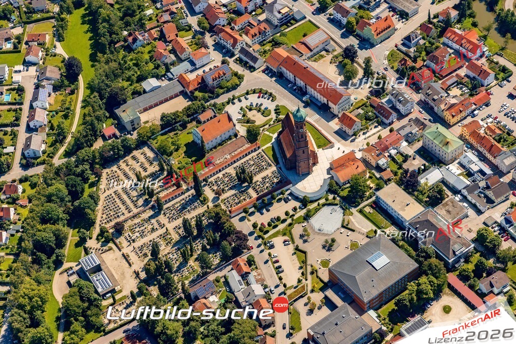 Luftaufnahme von  Vilsbiburg - Die Luftaufnahme wurde 2025 vom UL-Flugzeug heraus erstellt ( keine Drohne ) - Hochauflösende Luftaufnahme - für professionelle Ausdrucke geeignet. Die Geschenkidee !Mit Lizenz und Bildrechte bestellbar