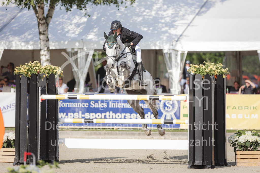 CSI2* - Internationale Springprüfung mit Siegerrunde (1,45 m)  Große / Big Tour | CSI2* - Internationale Springprüfung mit Siegerrunde (1,45 m) 
Große / Big Tour