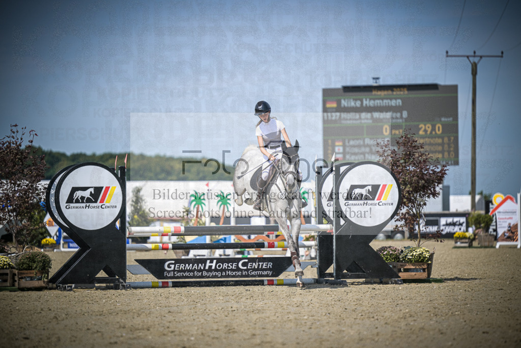 DOS_3344 | Entdecke hochwertige Reitturnierfotos von Foto Oger. Professionell, emotional und authentisch – jetzt Lieblingsmomente im Shop bestellen.Deutschlandweite Turnierfotografie. - Realisiert mit Pictrs.com